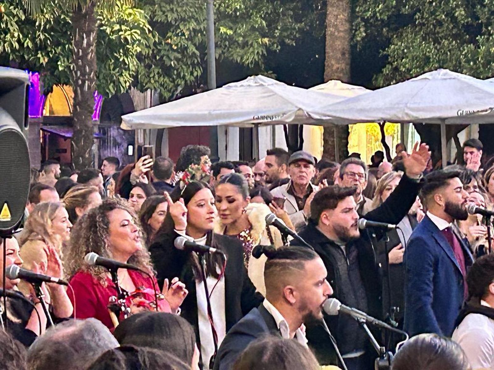 Así se vive la Nochebuena en Jerez 2023: entre zambombas y buen ambiente