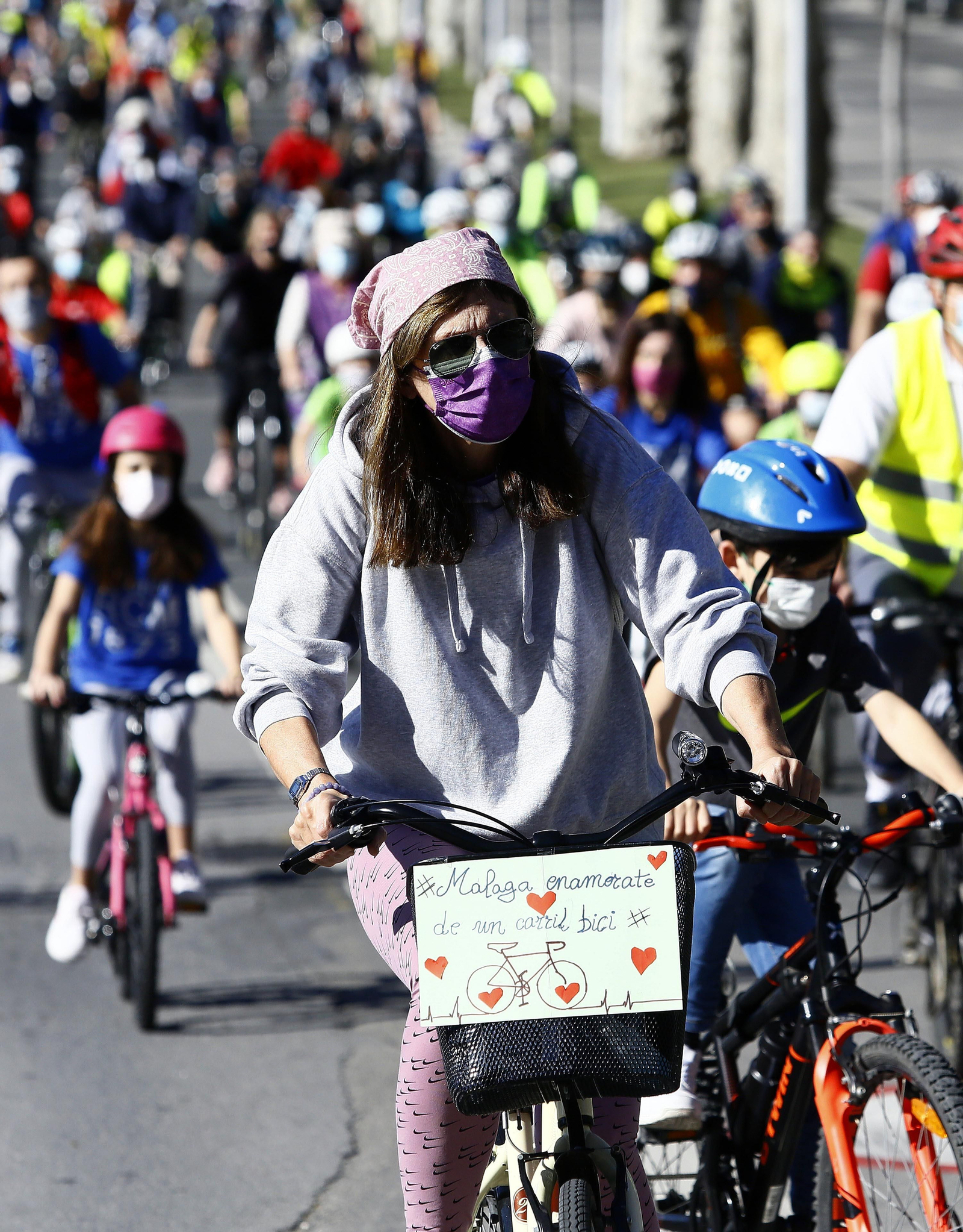 Fotos de la marcha de cientos de bicis en Málaga