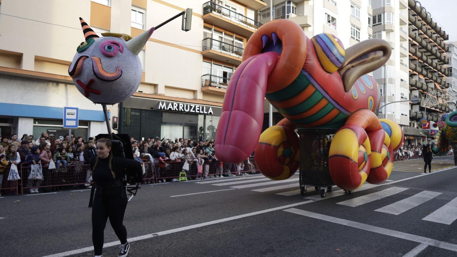 Todas las imágenes de SS.MM. los Reyes Magos en Cádiz: Visitas, cabalgata, horarios y recorrido
