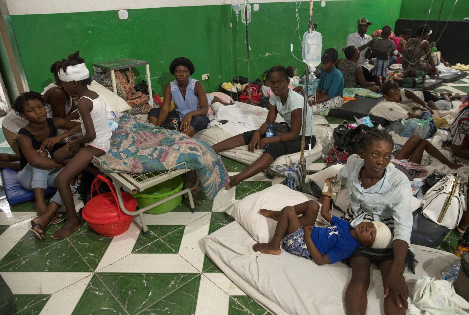 Víctimas del terremoto en el hospital de Les Cayes.