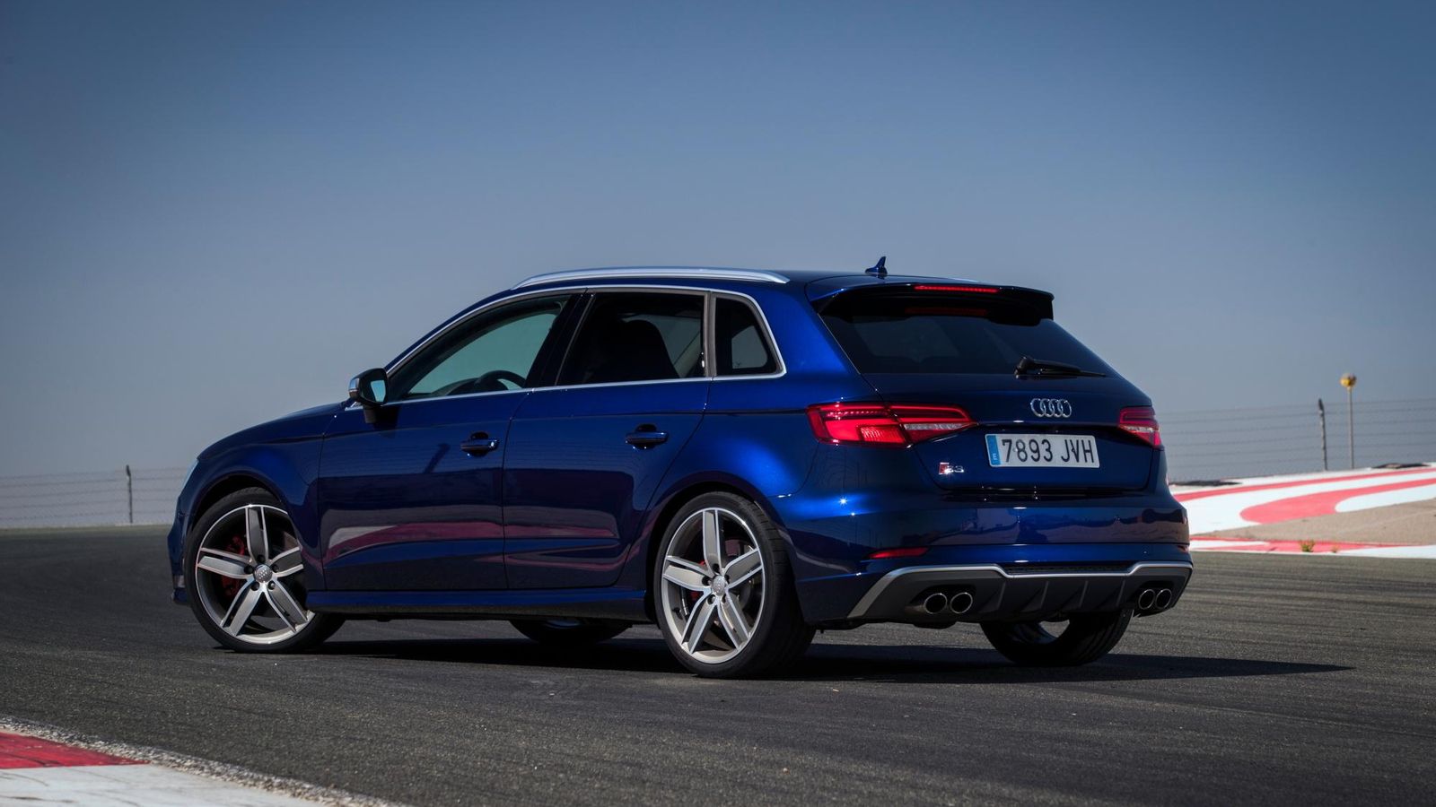 El Audi S3 está disponible en cuatro, cinco puertas y cabrio.