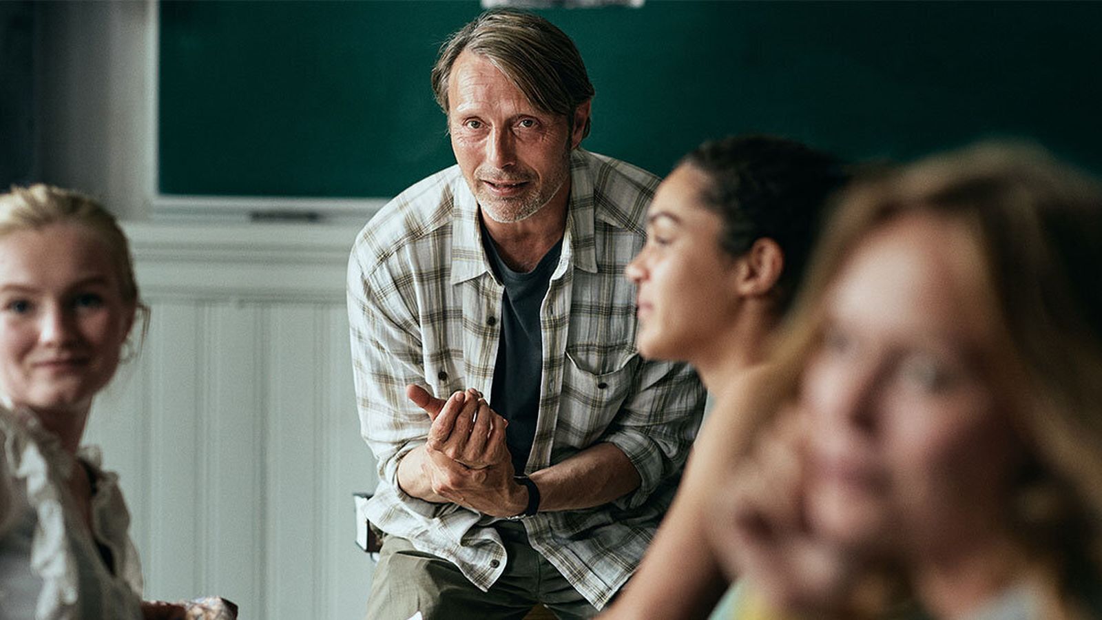 Mads Mikkelsen en 'Otra ronda'.