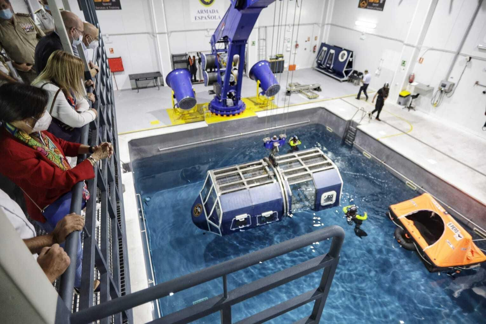 Visita de la Ministra de Defensa a Rota: el USS ‘Hershel Woody Williams’ y en Centro de Supervivencia de la Armada