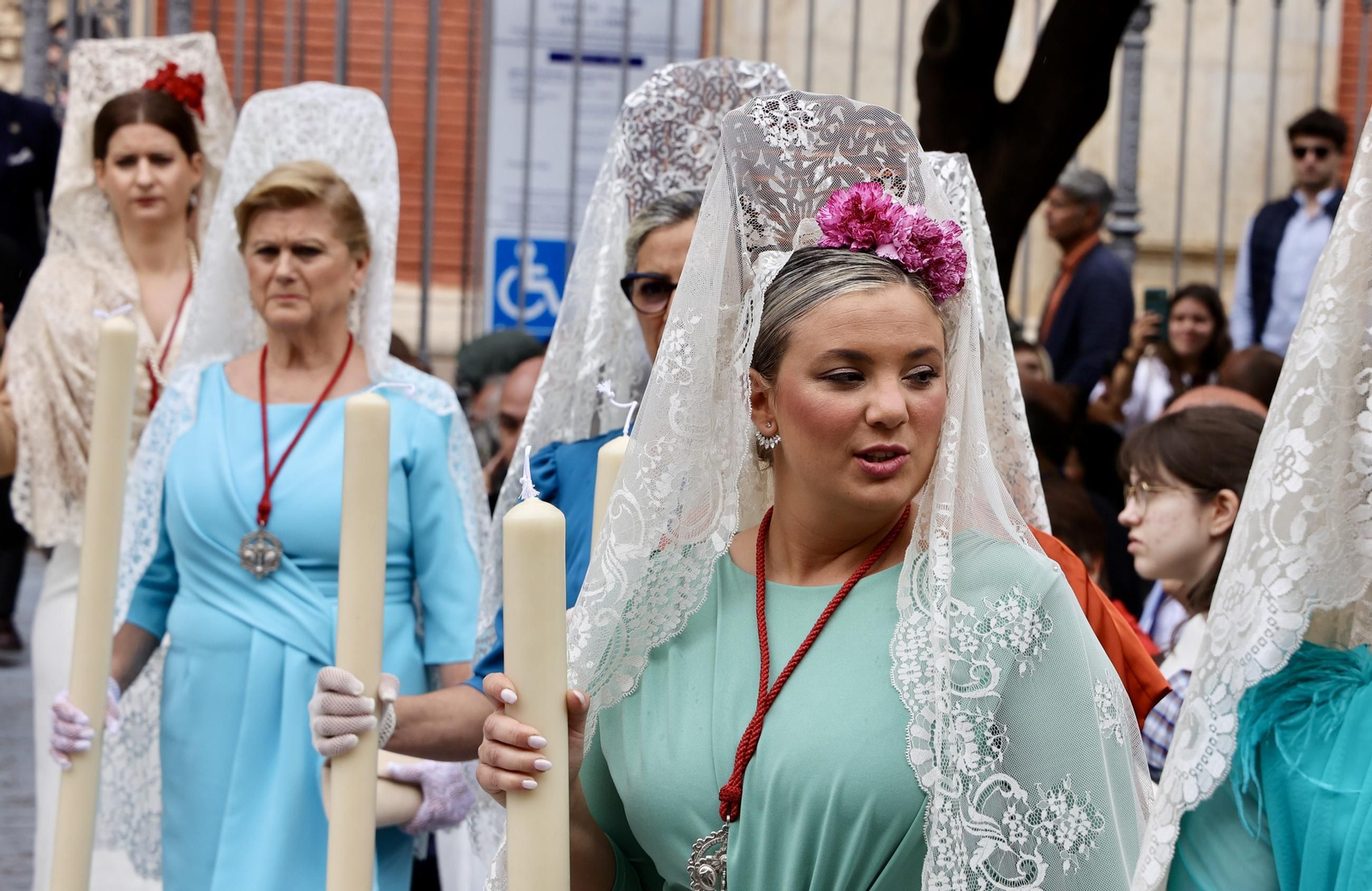 Los Desamparados del Parque Alcosa recorre el centro de Sevilla