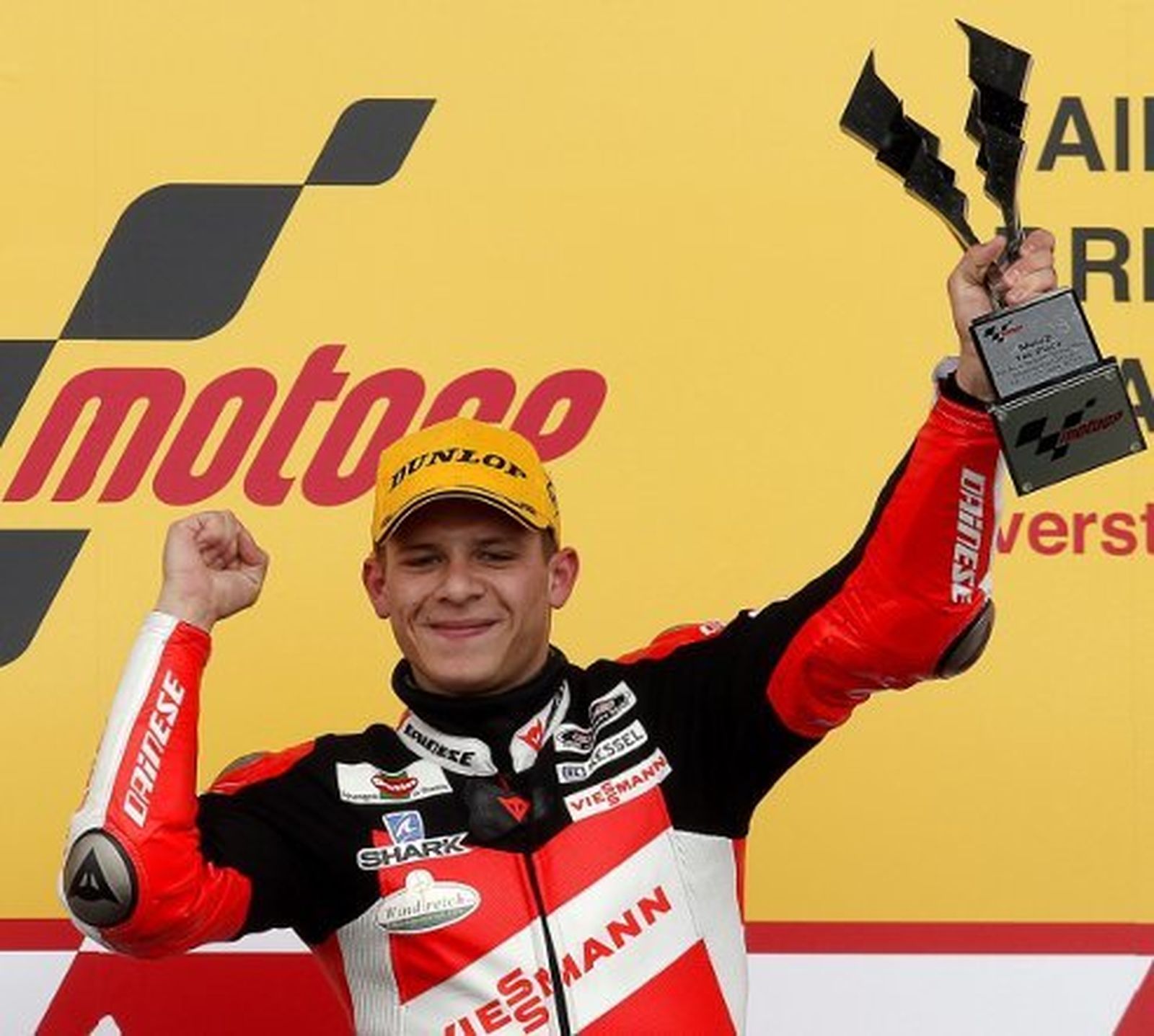Bradl se consolida en la deblace española de Moto2