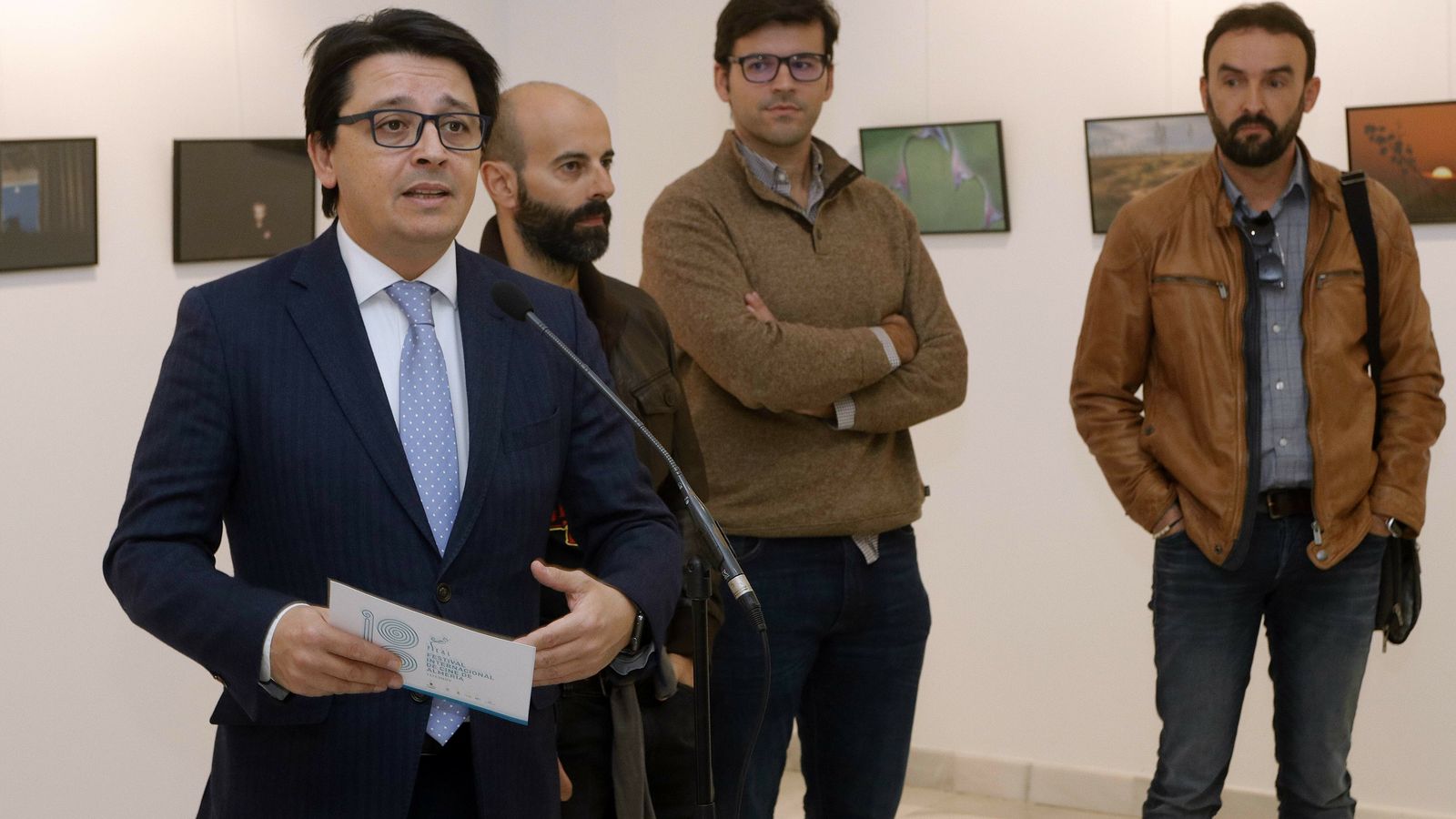 Manuel Guzmán, durante la presentación de la exposición.