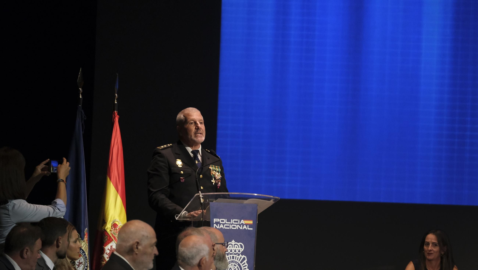 Así ha sido la celebración del Día de la Policía Nacional de Almería en el Maestro Padilla, en imágenes