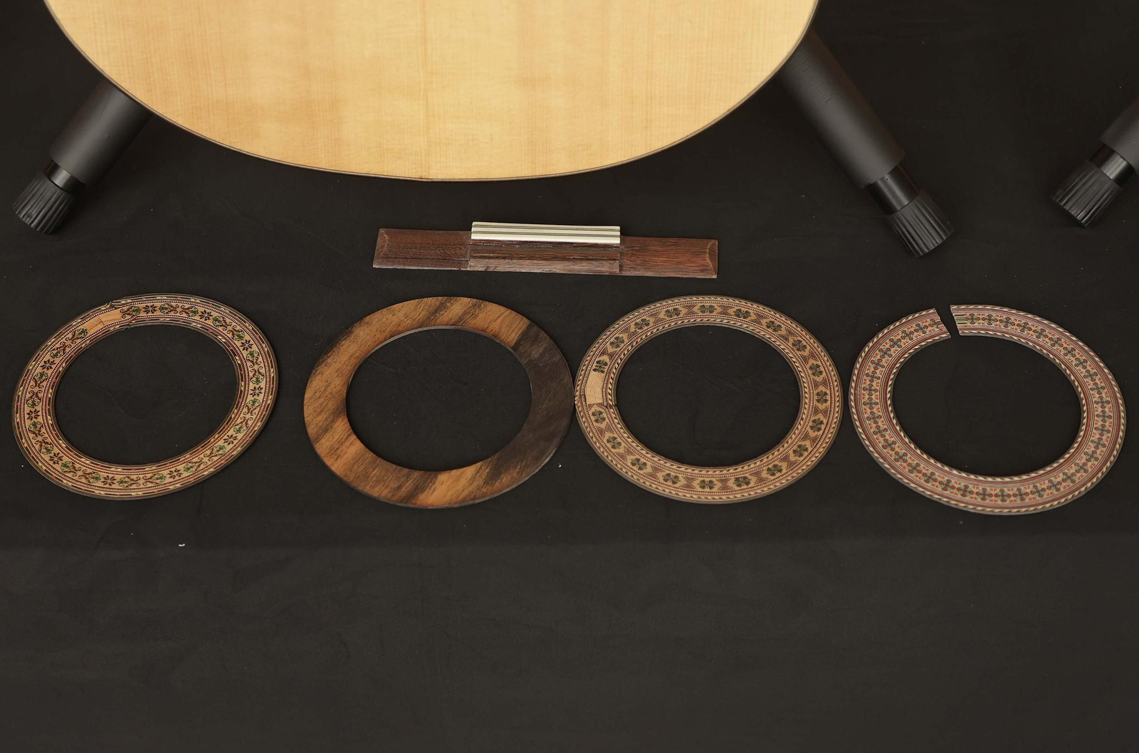 Fotos del encuentro de maestros Luthiers en el centro de interpretación Paco de Lucía de Algeciras