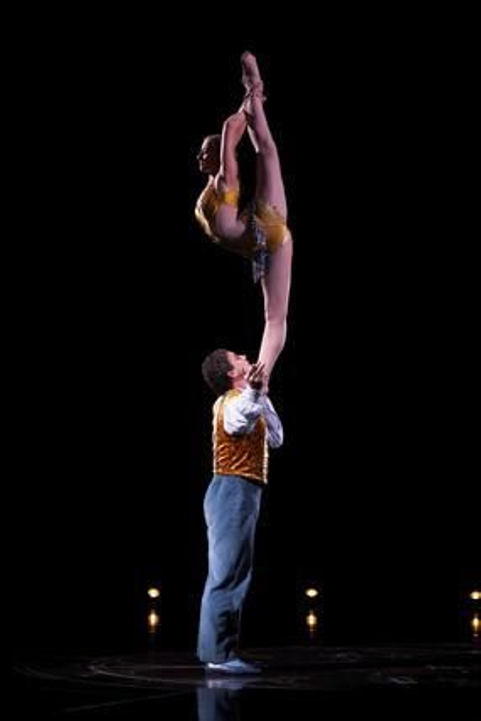 El Circo del Sol visita Sevilla el próximo 8 de septiembre con su nuevo espectáculo Corteo, que ya ha sido visto en 34 ciudades por más de cinco millones de espectadores.