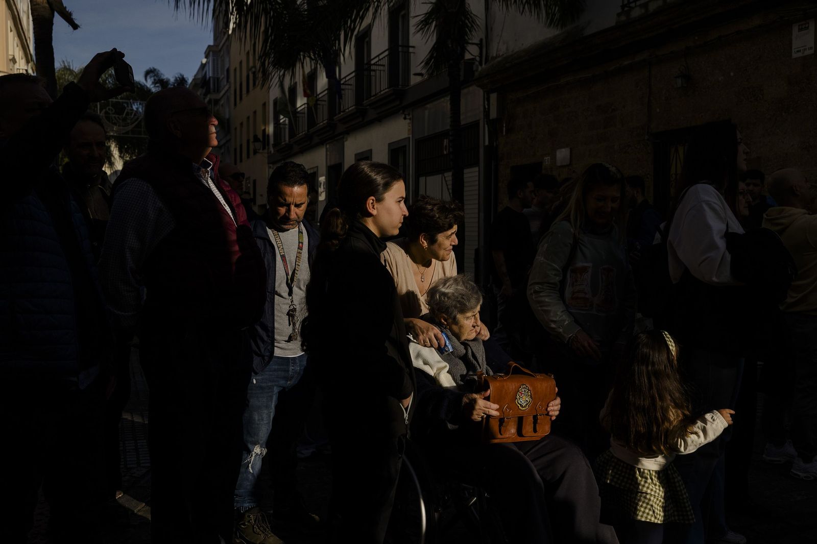 Las imágenes del vía crucis del Cristo de la Misericordia, de la hermandad de La Palma, a la Catedral