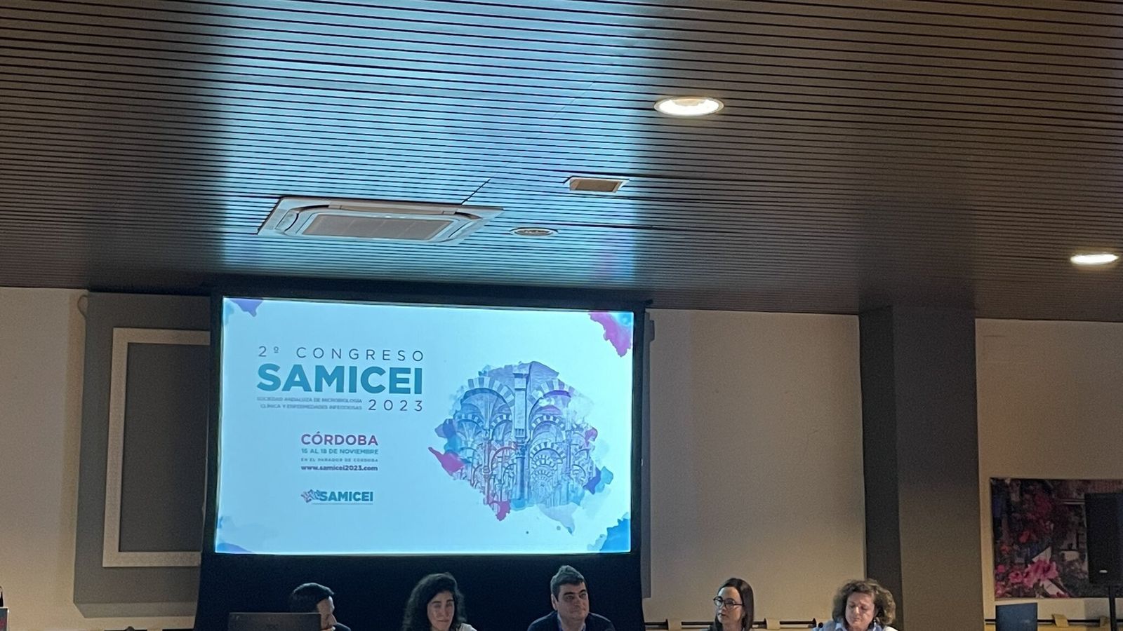 Mesa redonda sobre patologías importadas.