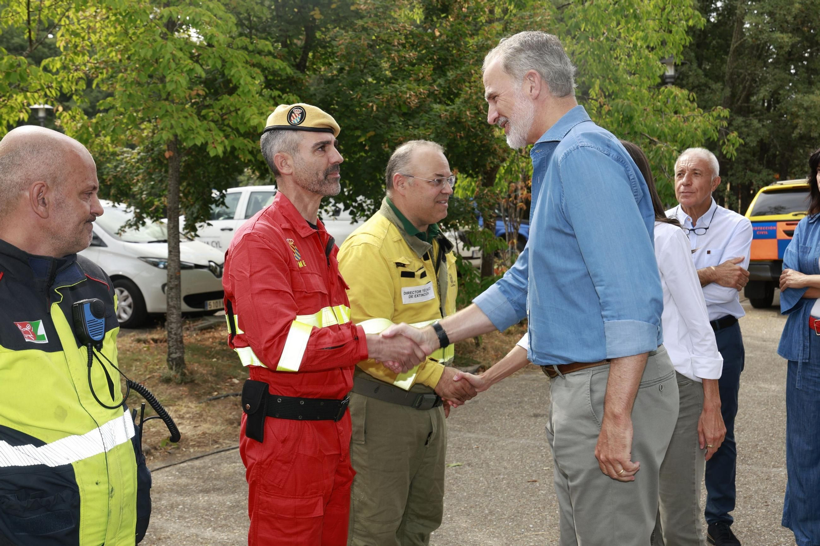 Las fotos de la visita de los Reyes a las zonas afectadas por los incendios en Sanabria y Las Médulas