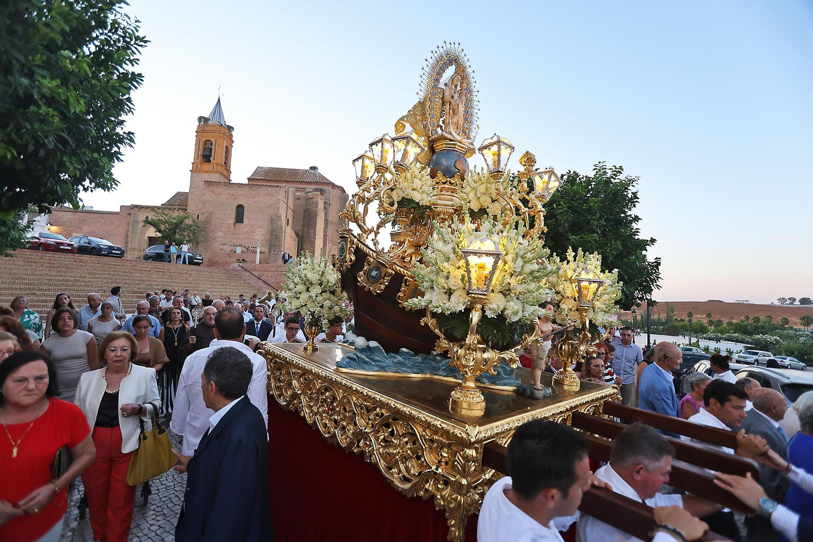 Imágenes de la procesión de Nuestra Señora de los Milagros en Palos de la Frontera Imágenes de la procesión de Nuestra Señora de los Milagros en Palos de la Frontera
