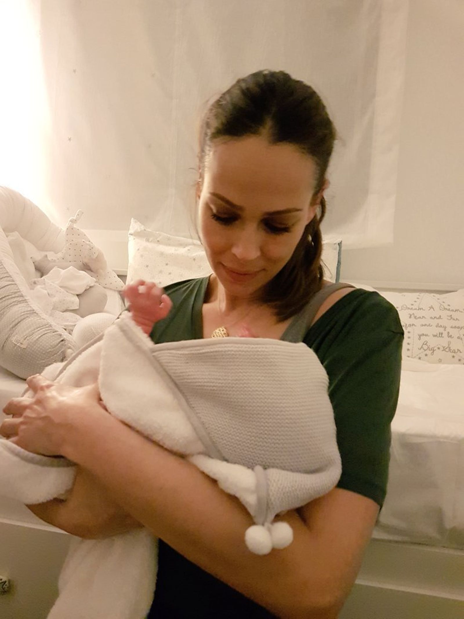 Eva, con su hijo Cayetano.