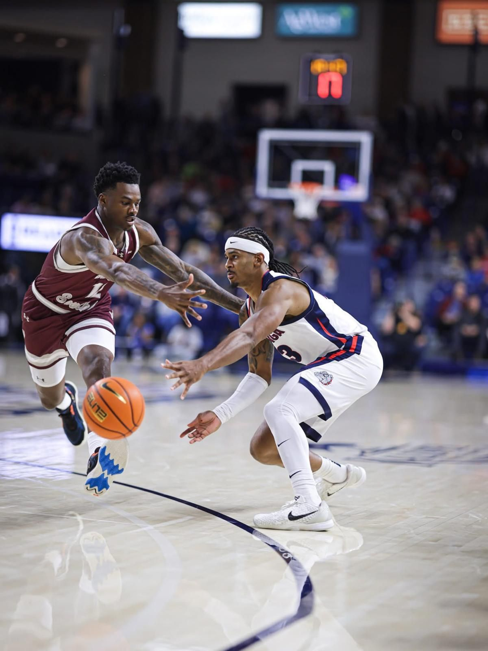 NCAA: Mario Saint-Supéry y Guille del Pino debutan con victoria