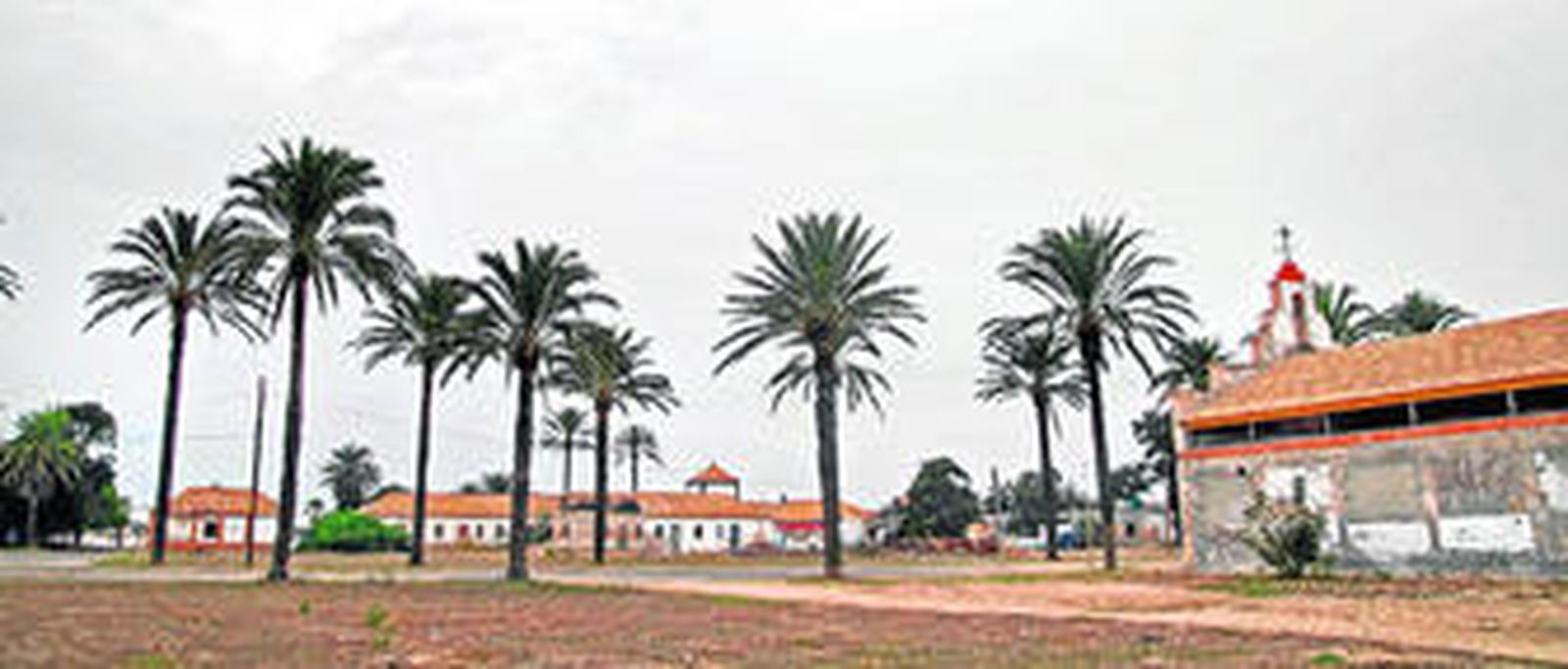 Aspecto que presenta en la actualidad el antiguo poblado almadrabero, en el que tan sólo se mantienen en pie algunas edificaciones.