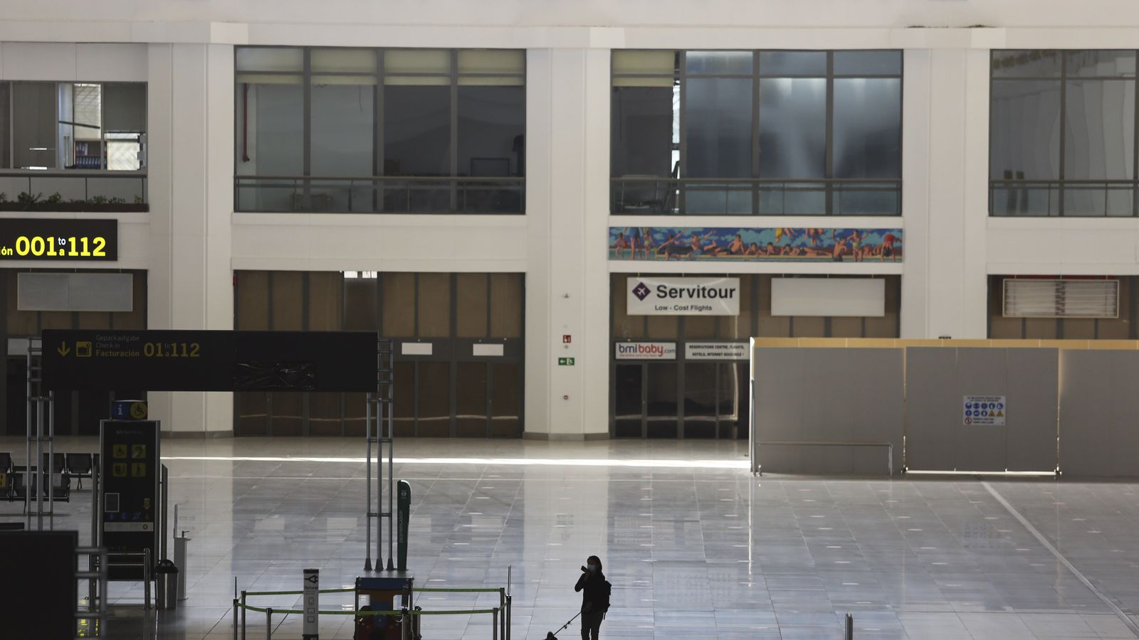 La T2, pese a abrirse en el día de ayer, presentó este aspecto durante la mañana