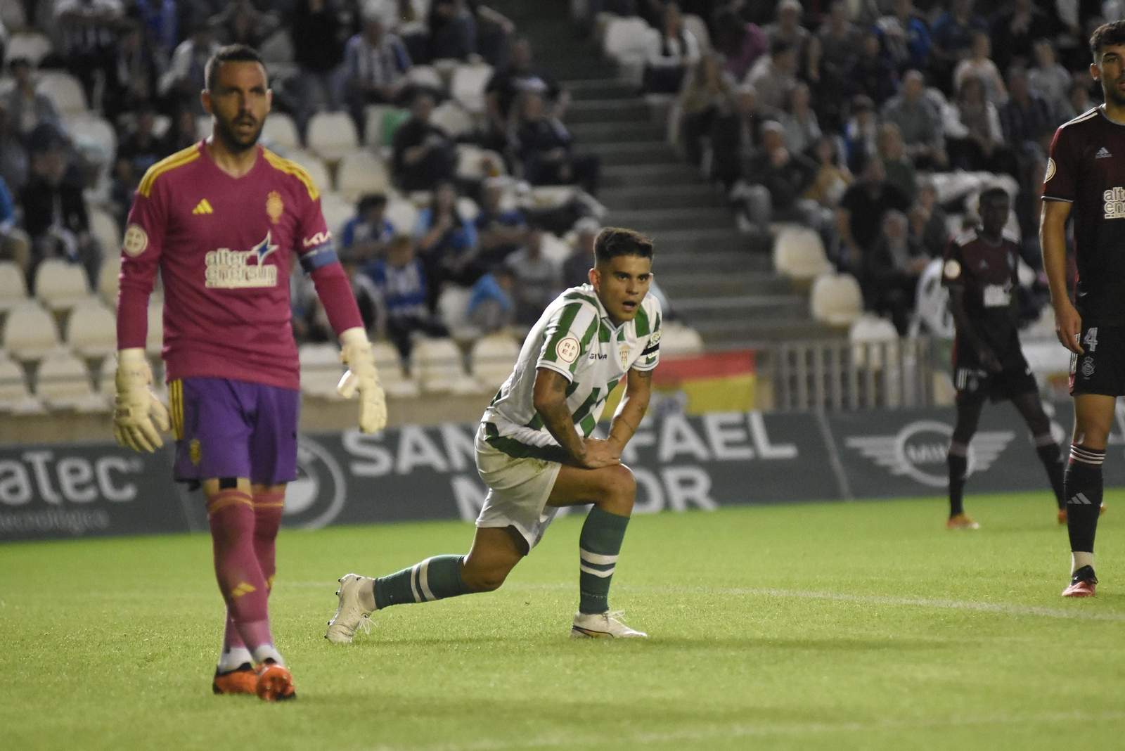 Imágenes del partido entre el Córdoba y el Recreativo de Huelva en El Arcángel