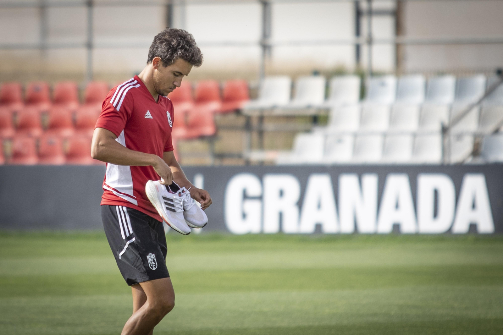 Así ha sido el primer entrenamiento del Granada CF de la pretemporada