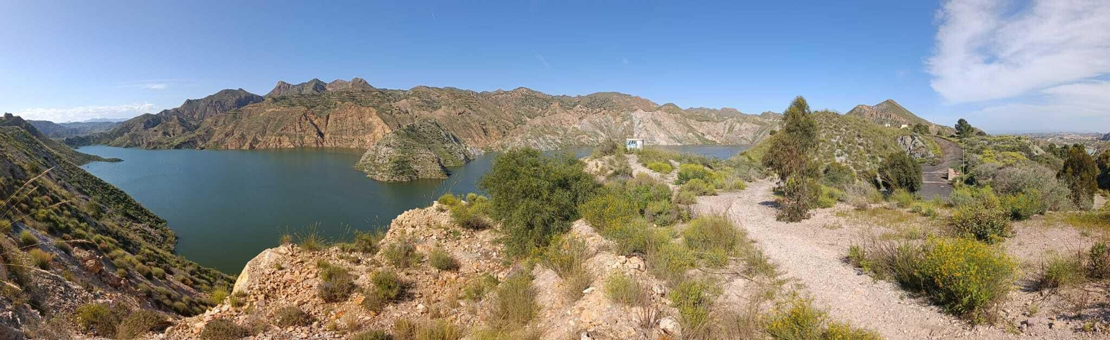 Así se encuentra el embalse de Cuevas del Almanzora tras dos meses intentos de lluvias.