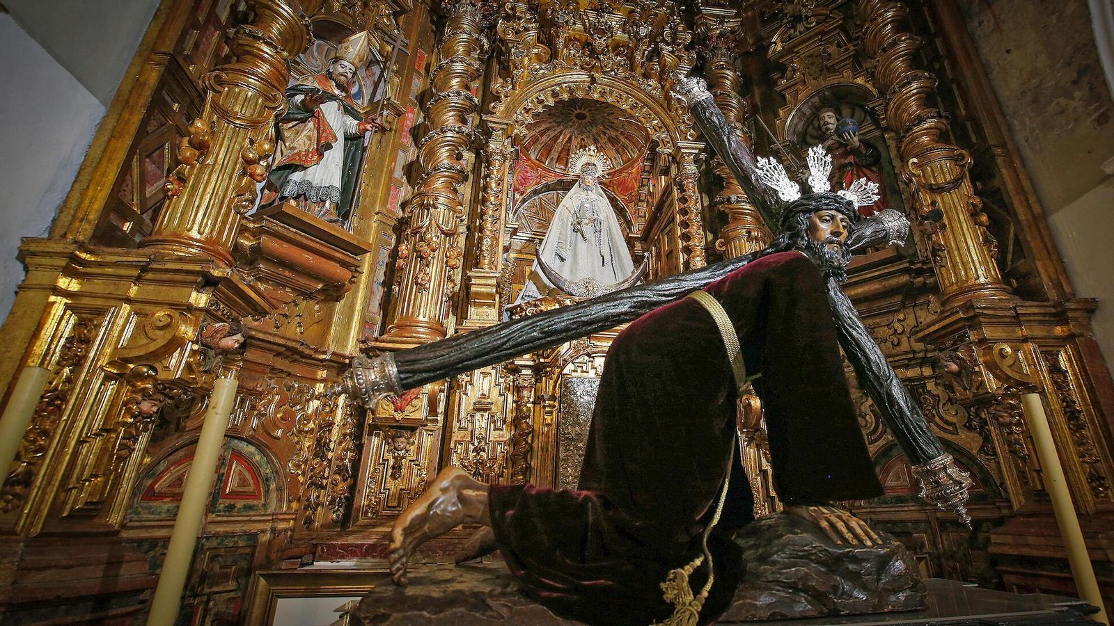 Una imagen del retablo en su plenitud recuperada.