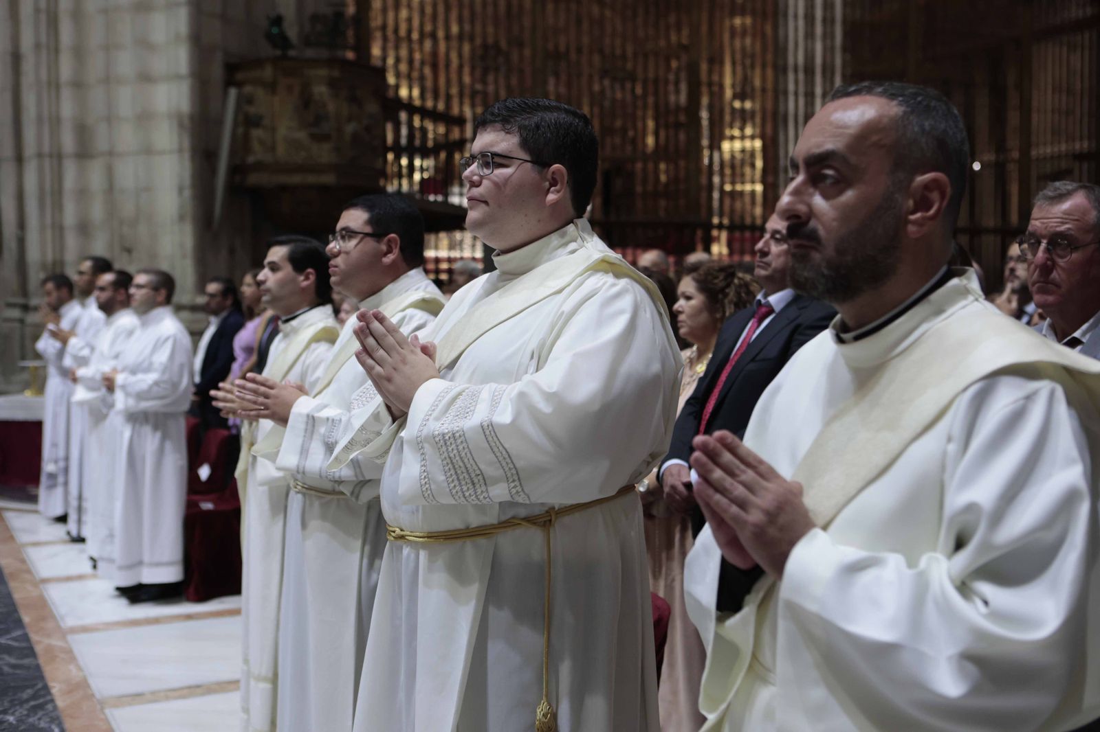 La ceremonia de ordenación conjunta de diáconos y sacerdotes en imágenes