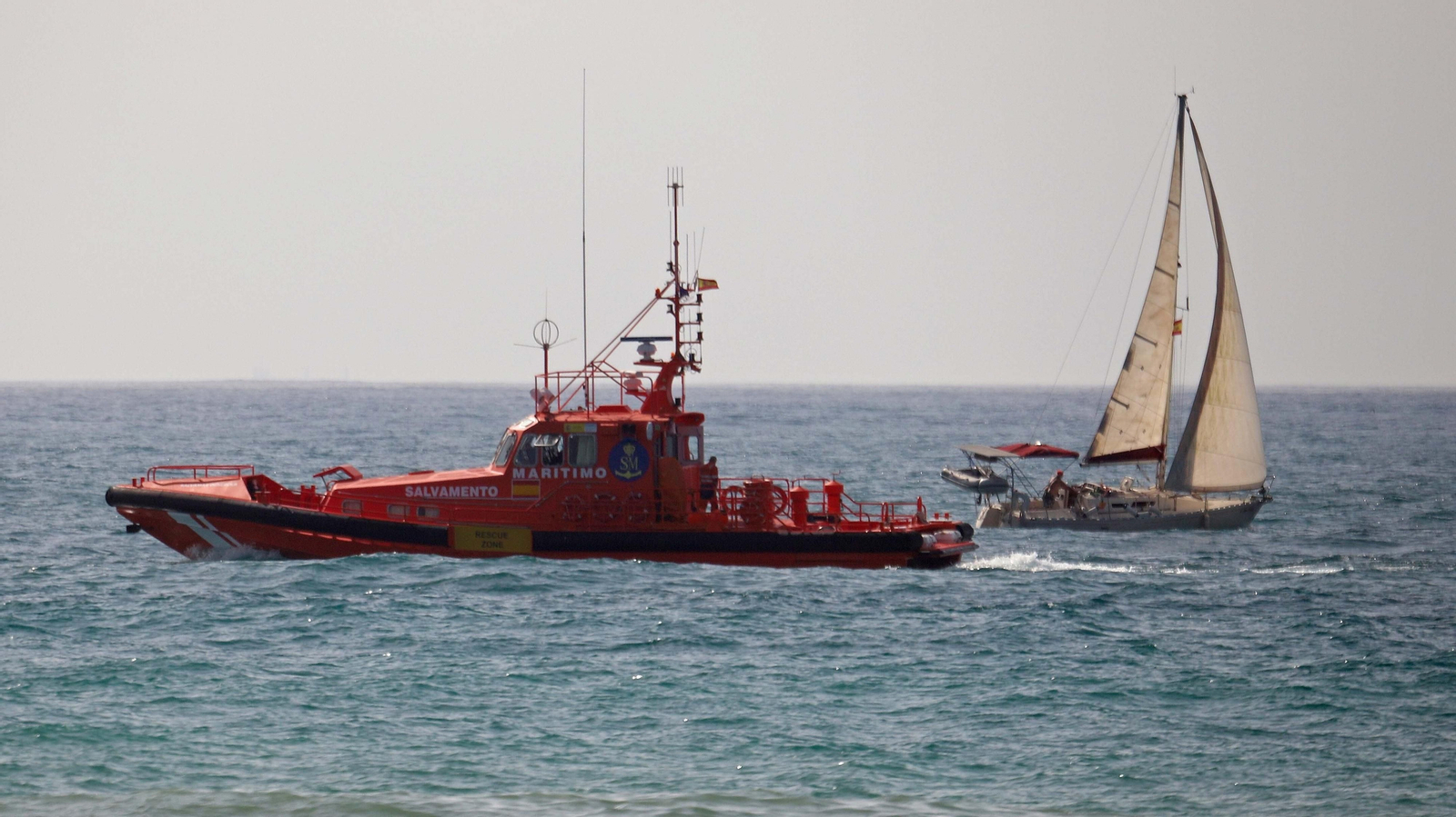 Operativo contra el narcotráfico en la playa de Sotogrande