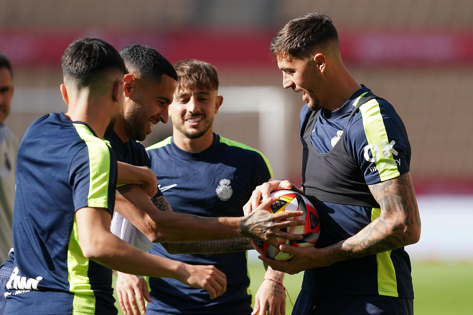 Imágenes del buen ambiente entre el Athletic y el Mallorca