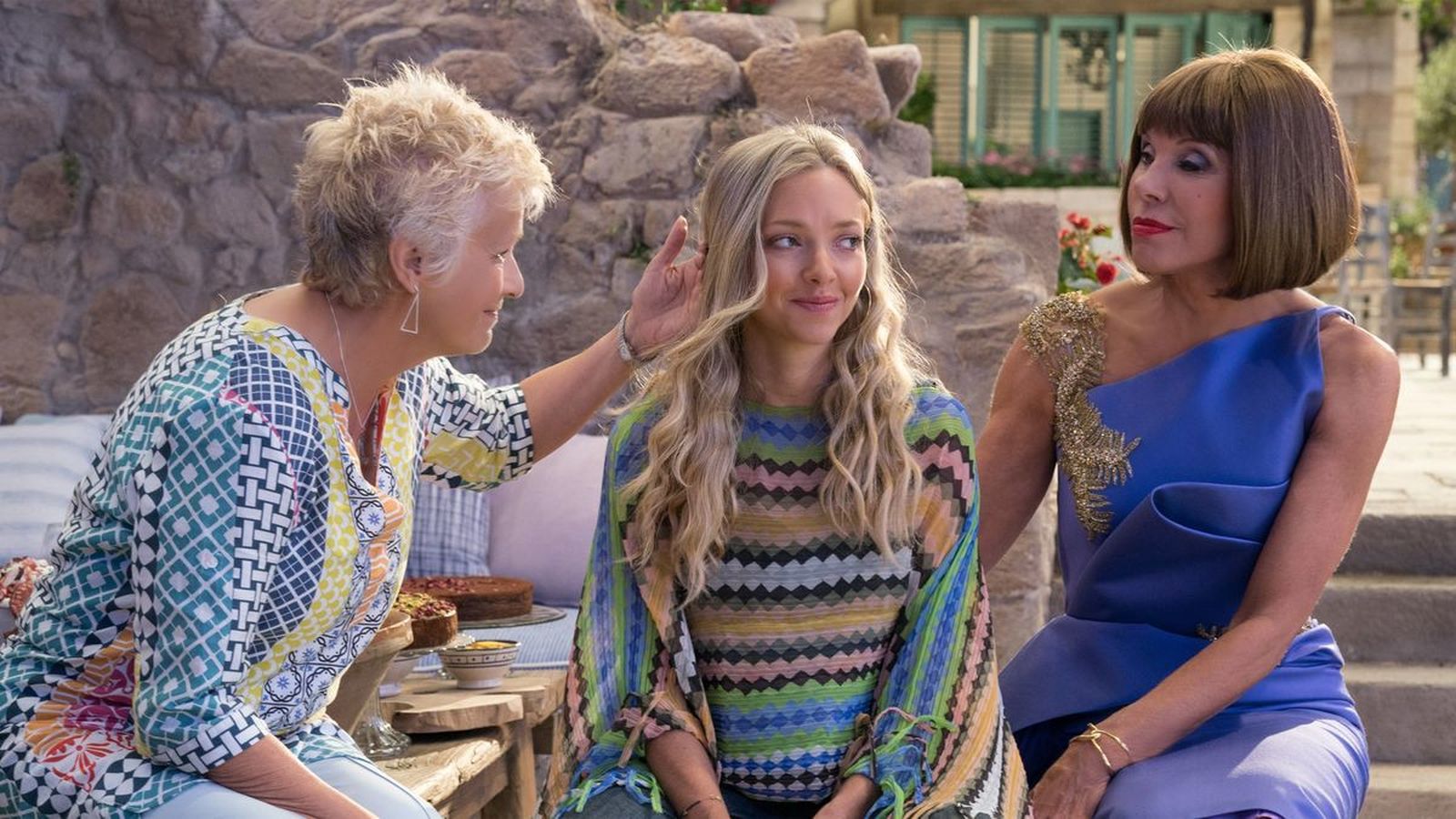 Dos generaciones, mismas canciones: Walter, Seyfried y Baranski en 'Mamma mia: una y otra vez'