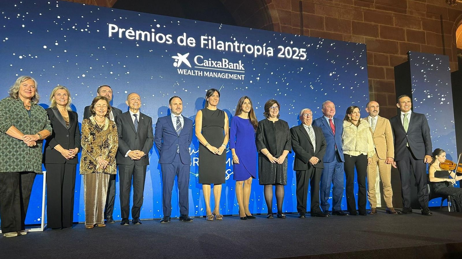 Foto de familia en los premio de Filantropía 2025 de Caixabank.