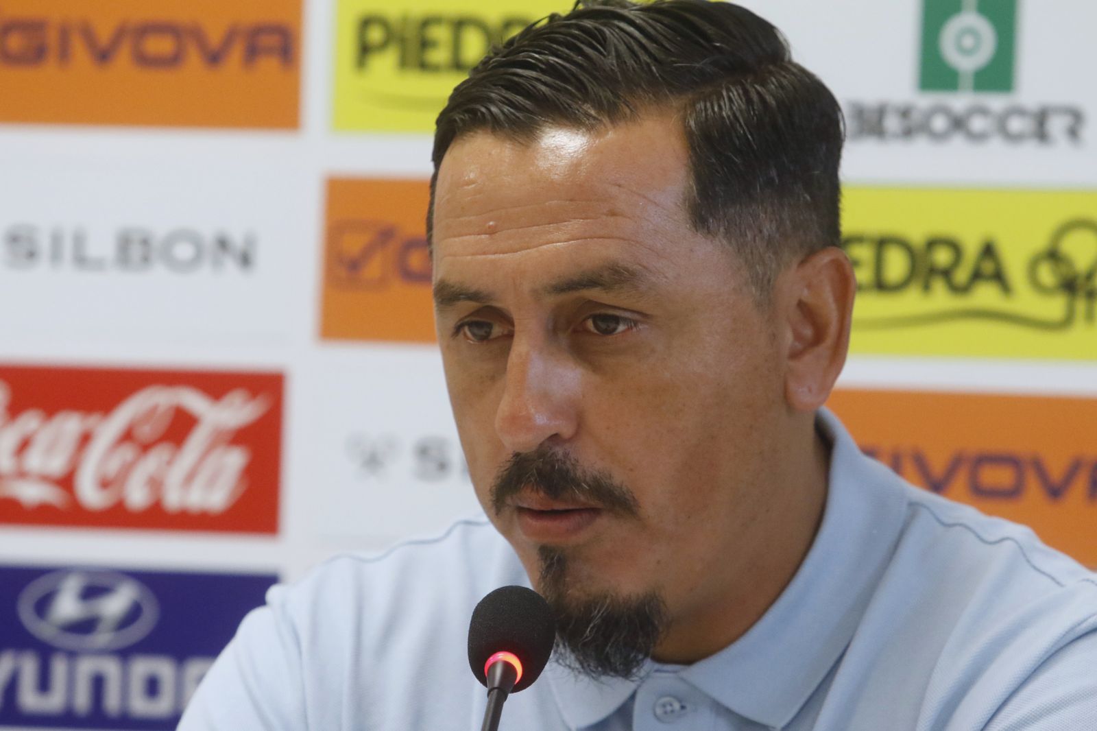 Las fotos de la presentación de Ariel Montenegro como técnico del Córdoba Femenino