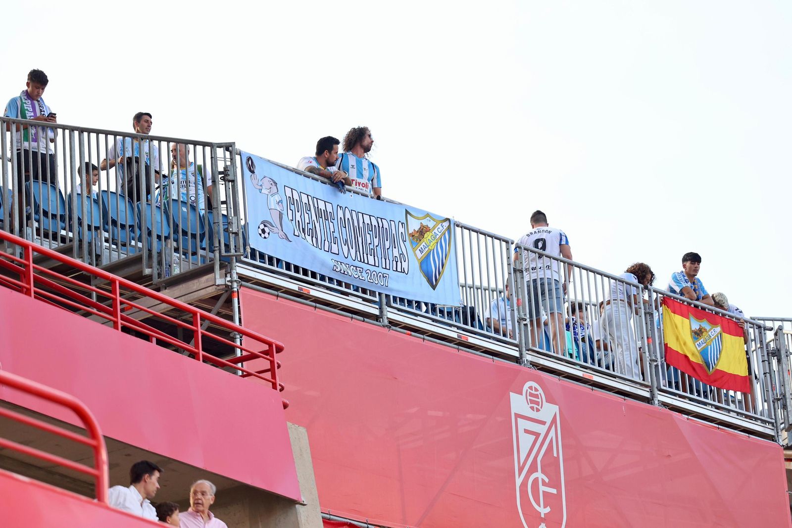 Búscate en la grada de Los Cármenes durante el Granada CF-Málaga CF