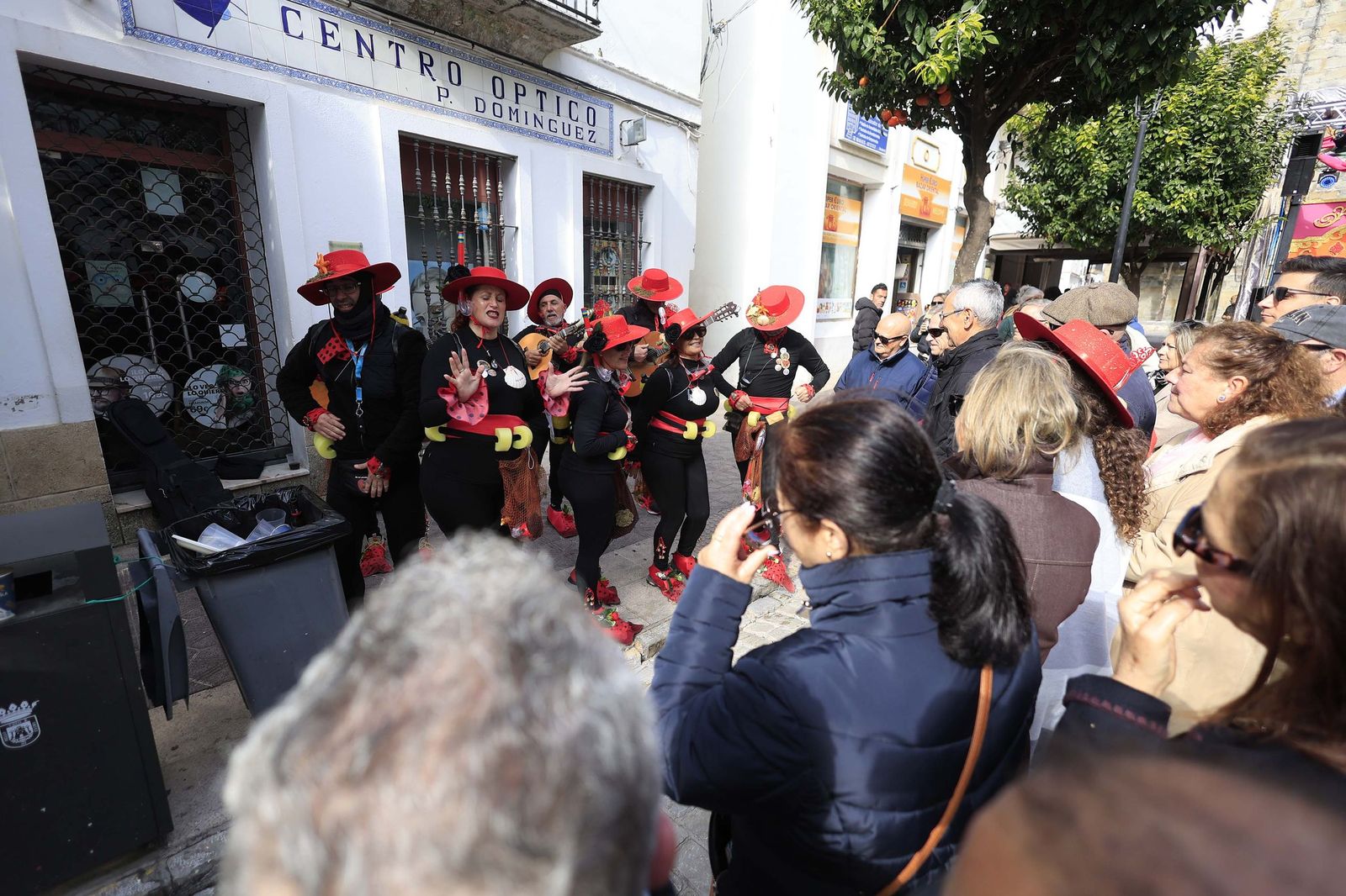 Búscate en las fotos del Carnaval de calle en Tarifa