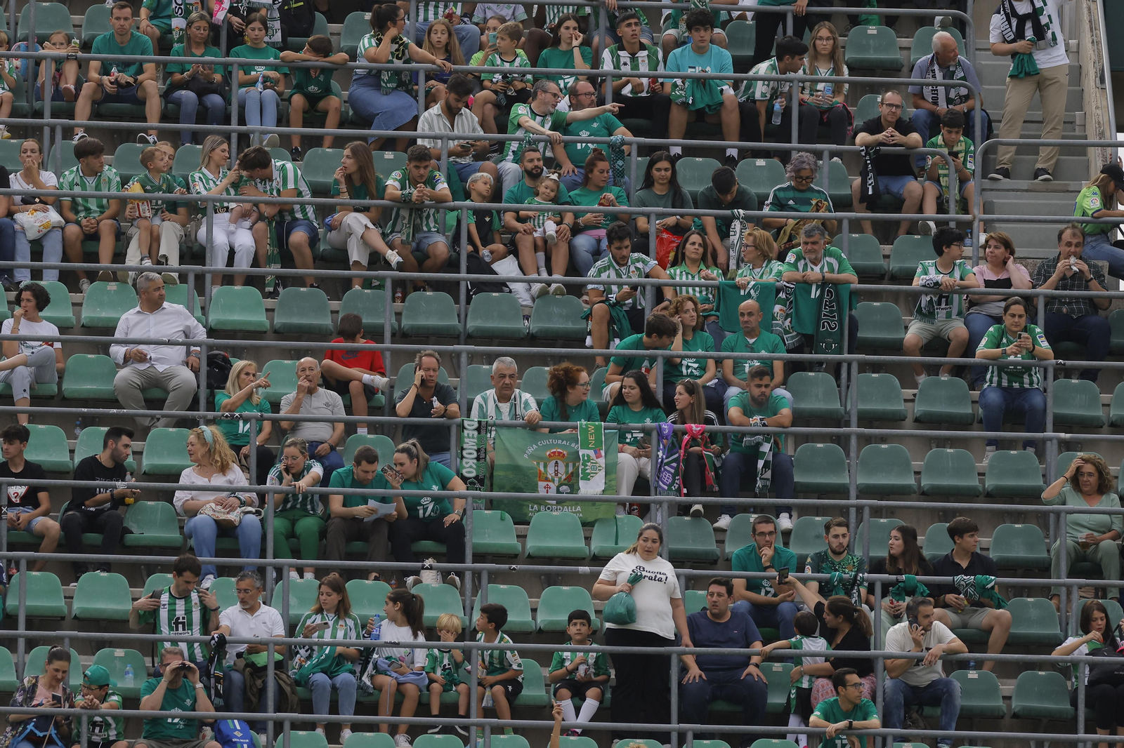 Búscate en las fotos de la despedida de Joaquín