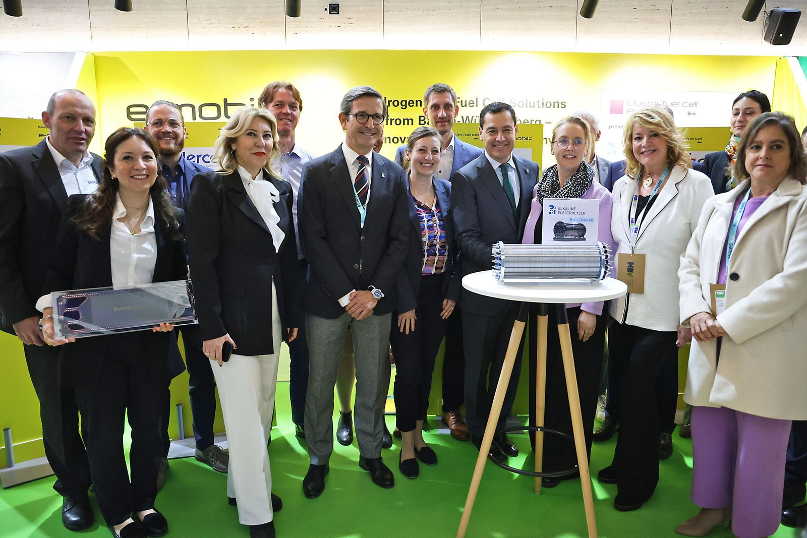 Imágenes del presidente de la Junta de Andalucía, Juanma Moreno, en el II Congreso Nacional de Hidrógeno Verde