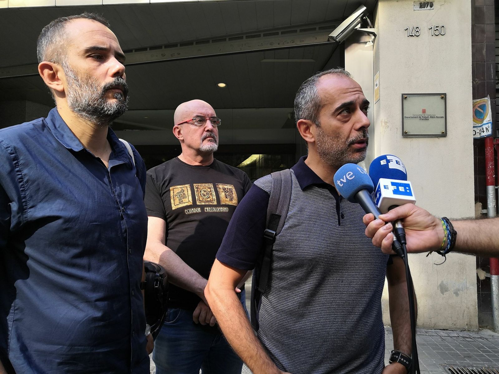 Los empleados de tierra mantienen, de momento, la huelga prevista