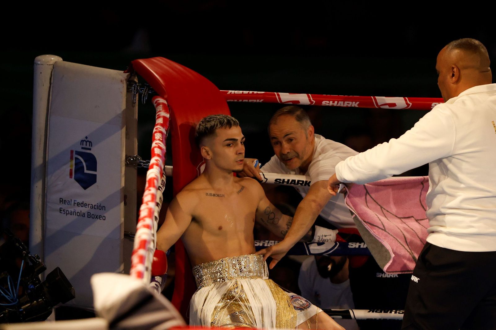 Las mejores fotos del debut profesional de Rafa Lozano Jr. ante Kervin Romero