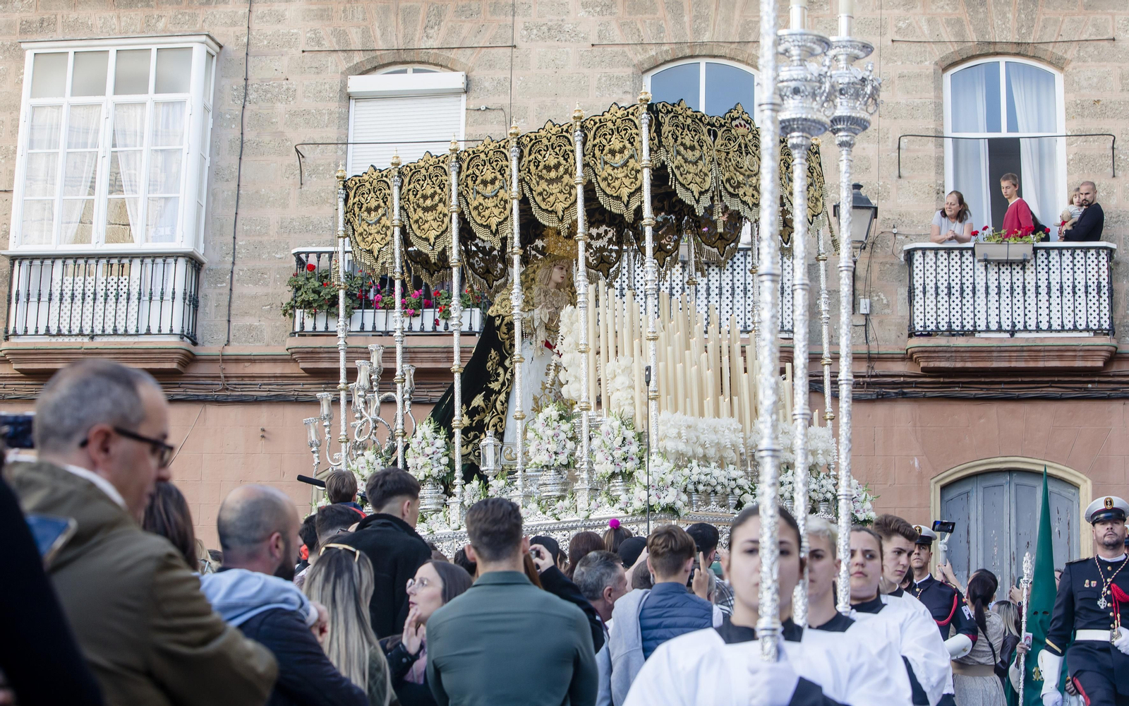 Las imágenes de la cofradía de Las Cigarreras en la Semana Santa de Cádiz 2022