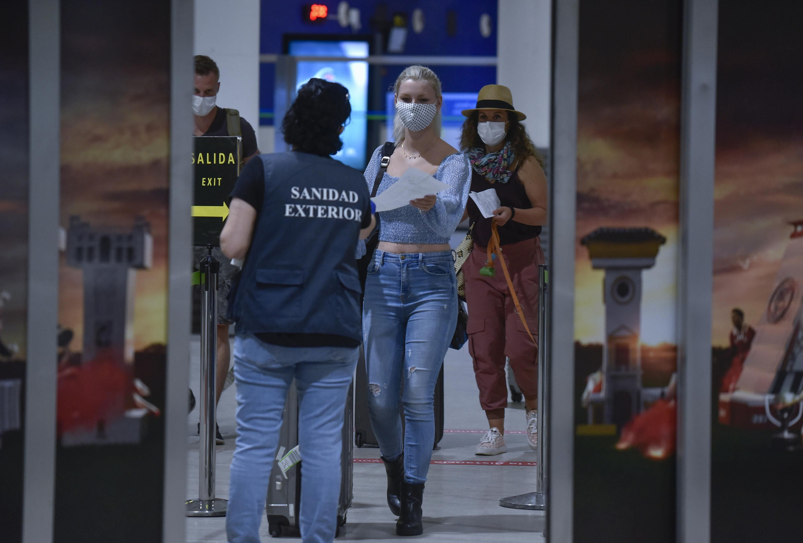 Llega a  Sevilla del primer vuelo con turistas desde el cierre de fronteras