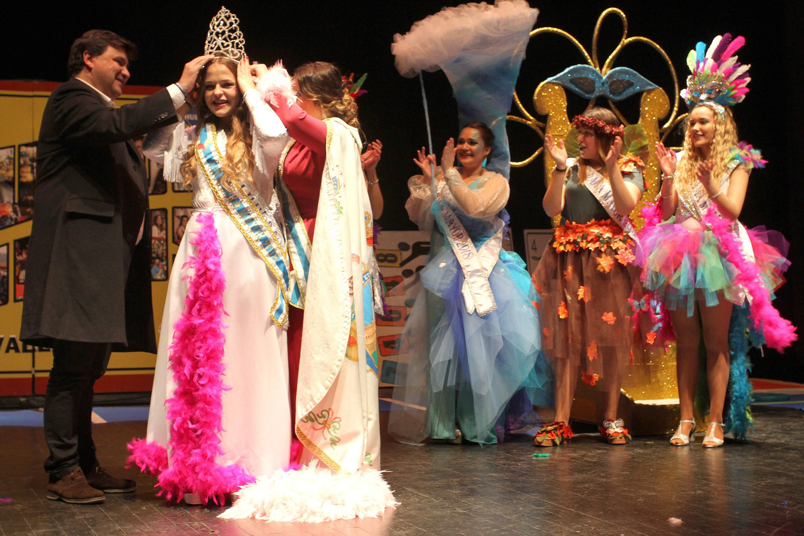 Gala de la coronación de  la choquera mayor e infantil del Carnaval Colombino 2018