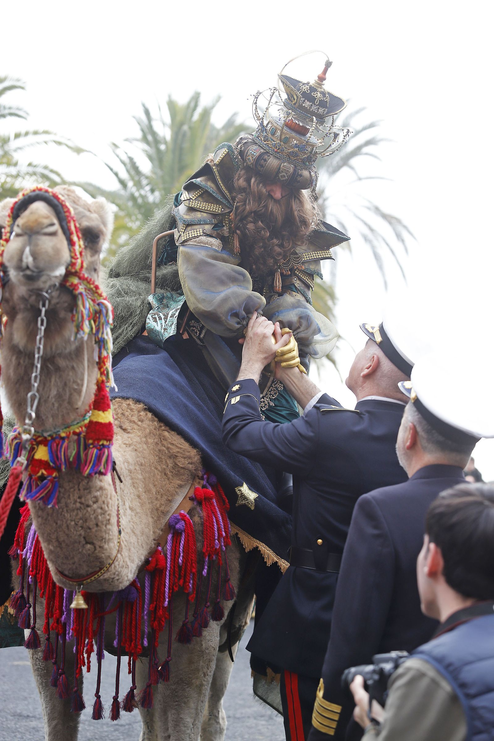 Imágenes de la mágica llegada de los Reyes Magos y la Estrella de la Ilusión a Huelva en barco