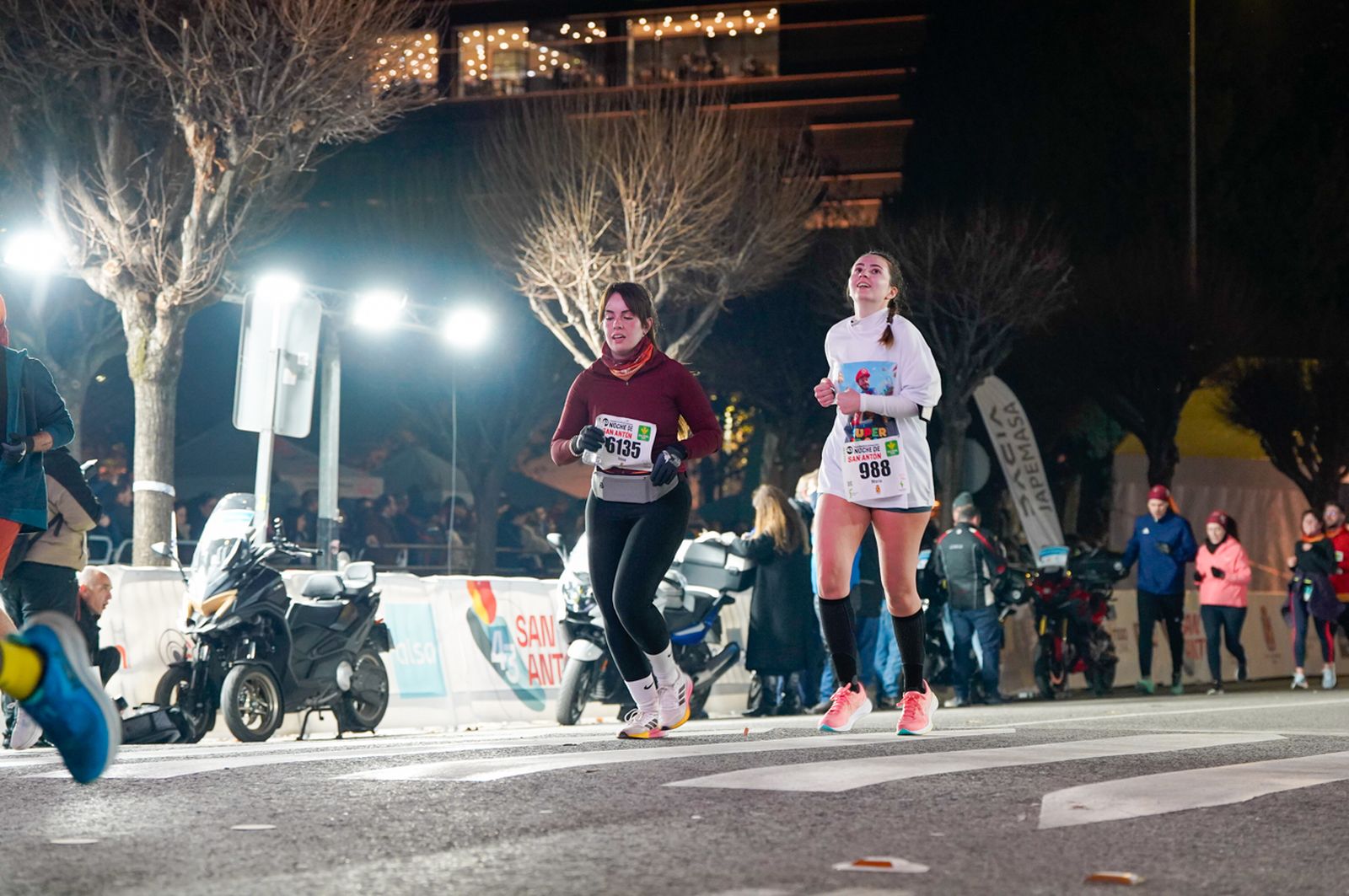 En imágenes: búscate en tu llegada a meta de la Carrera de San Antón 2026 (4)