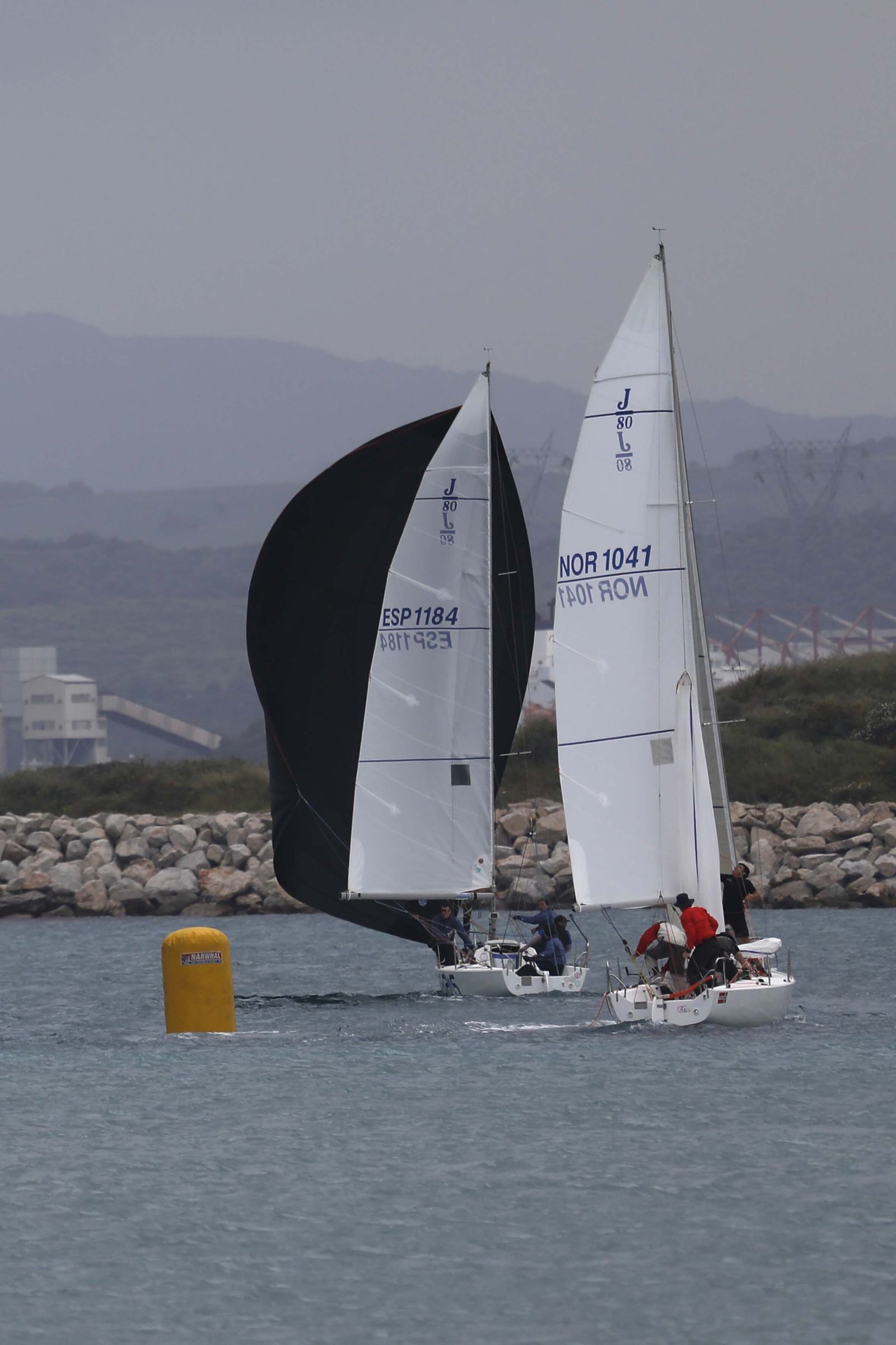Las fotos de la primera jornada del Campeonato de Andalucía de vela J/80 en La Línea