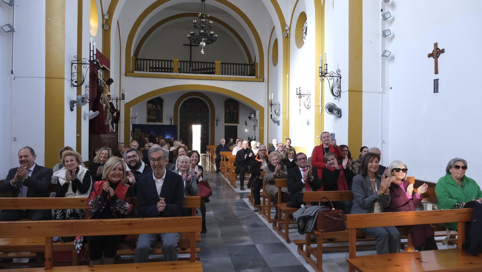 Brindis por 75 años de amor de Carmen y Roque, en imágenes