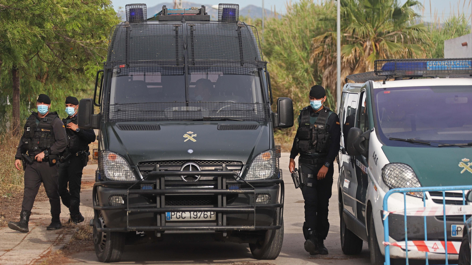 Fotos de los registros de la Guardia Civil en Algeciras Fotos de los registros de la Guardia Civil en Algeciras