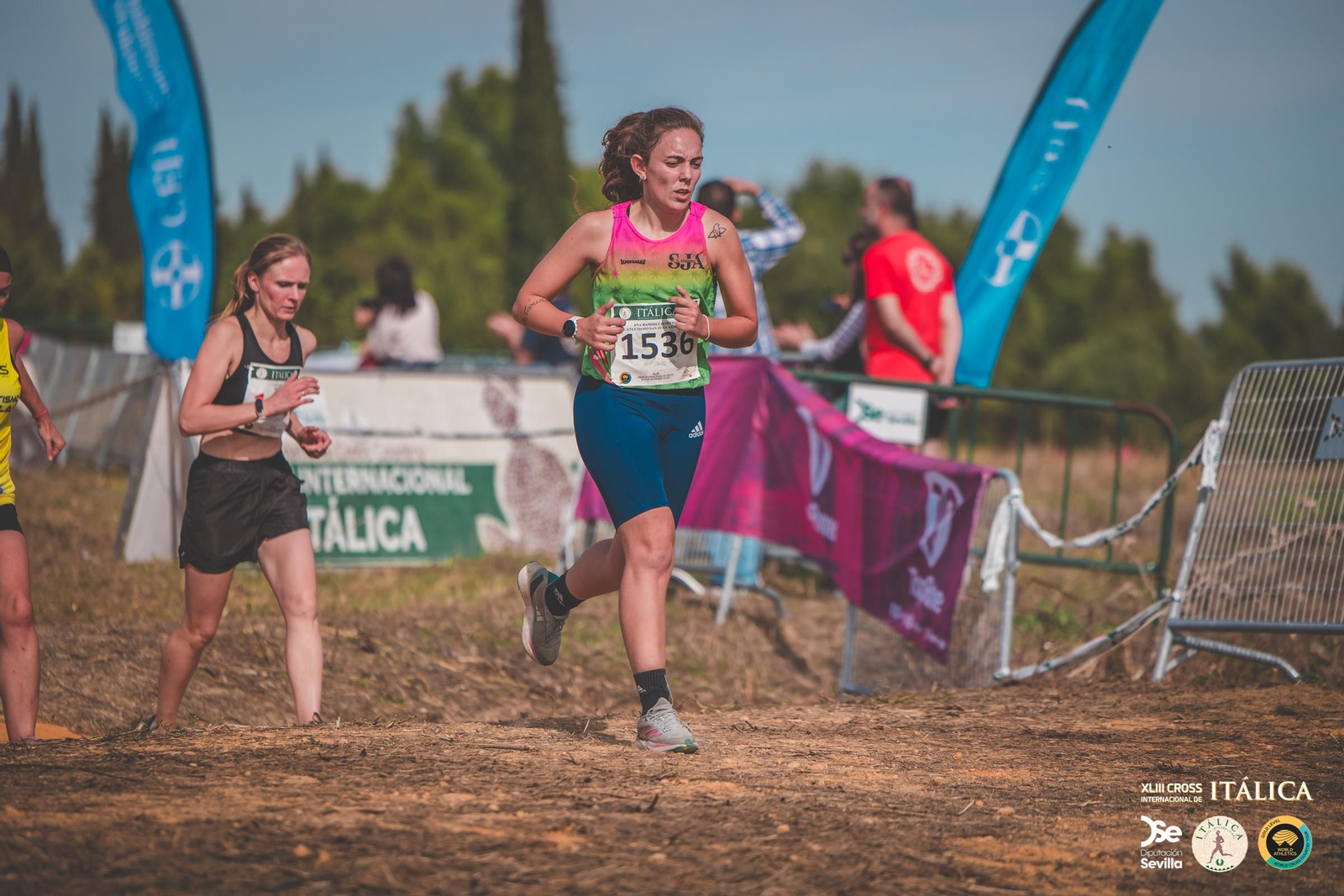 Búscate en las fotos del Cross de Itálica 2025 | 1