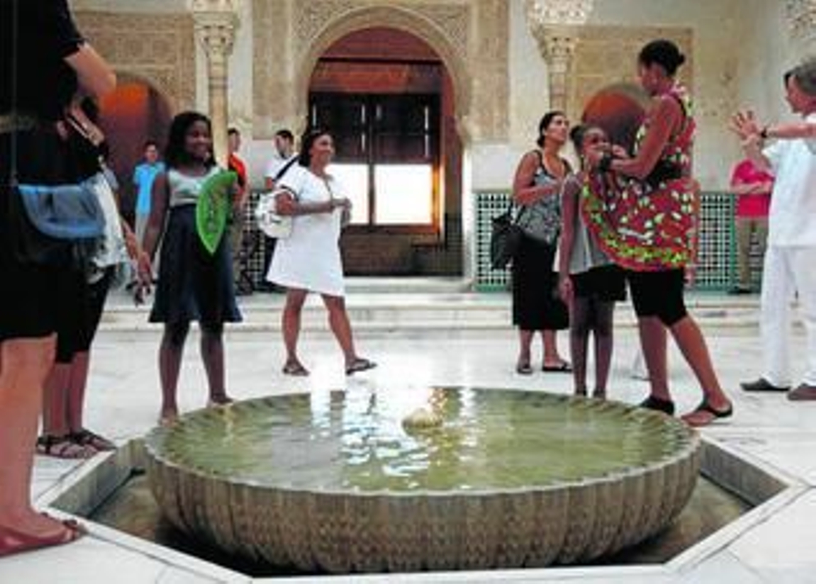 Una de las fotos inéditas de la primera dama norteamericana en su visita a la Alhambra.