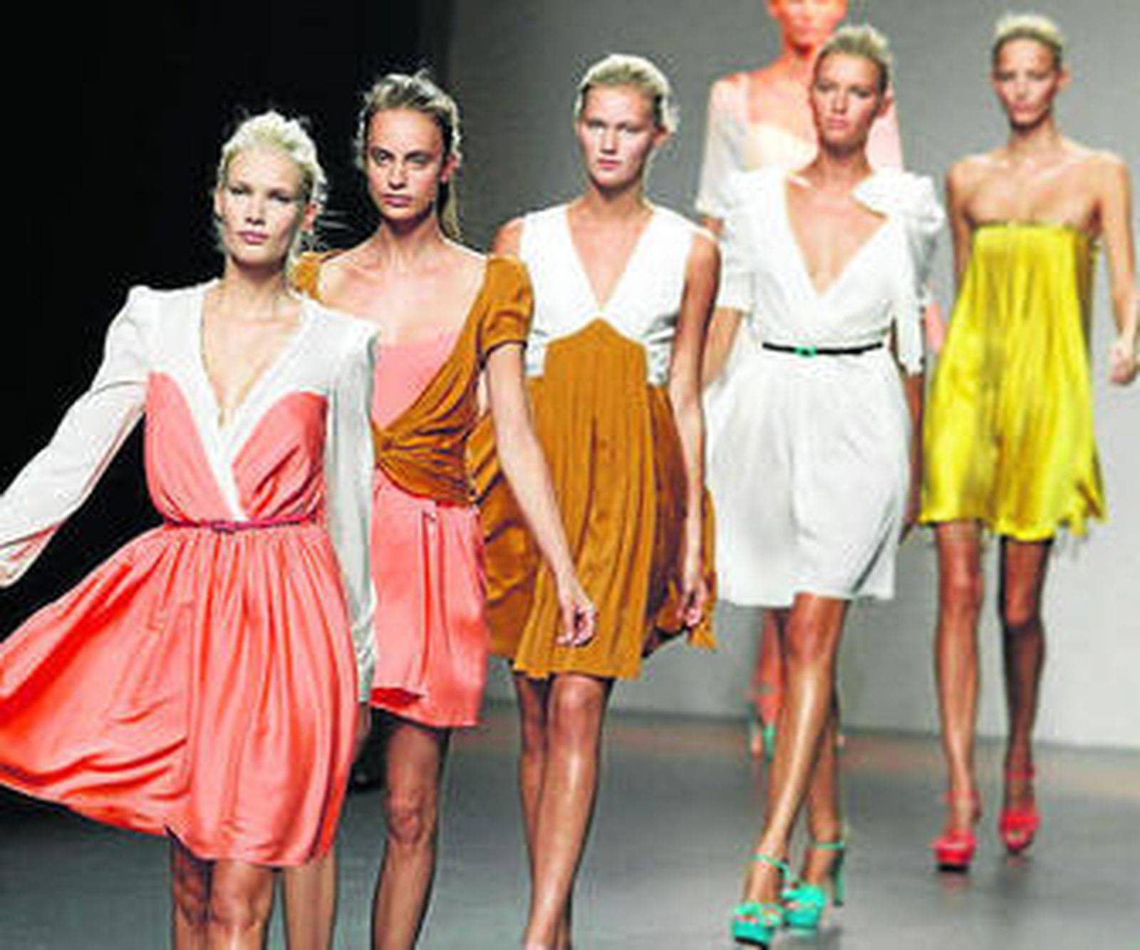 Kina Fernández también propuso tonos tierra y pastel.