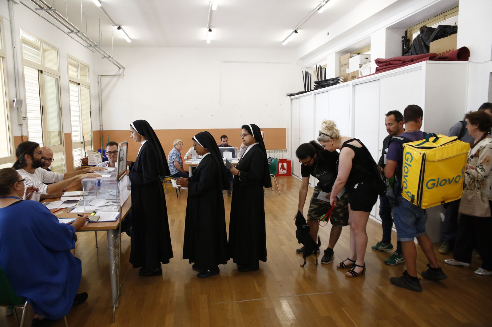 Imágenes de la jornada de votación en Granada