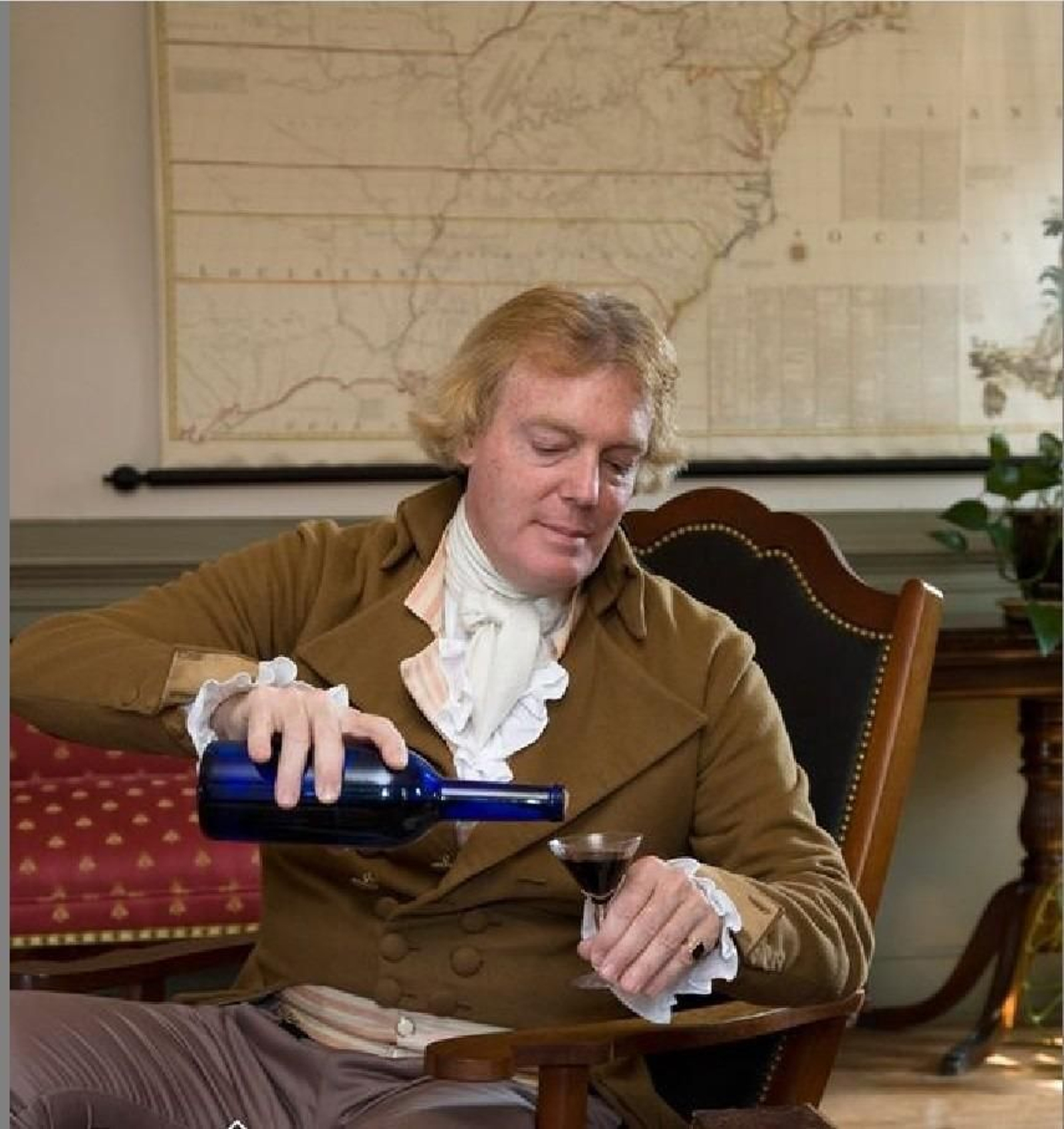 Uno de los vinos preferidos de Thomas Jefferson (escena recreada).